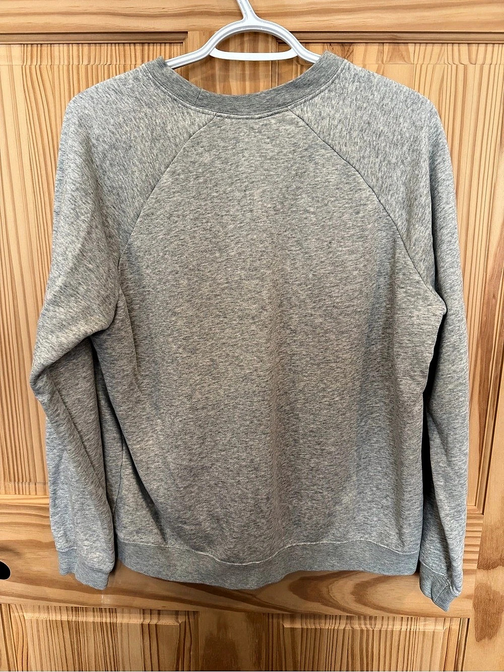 Nike Graphic Crewneck Sweatshirt Gray Size Medium - Picture 2 of 3
